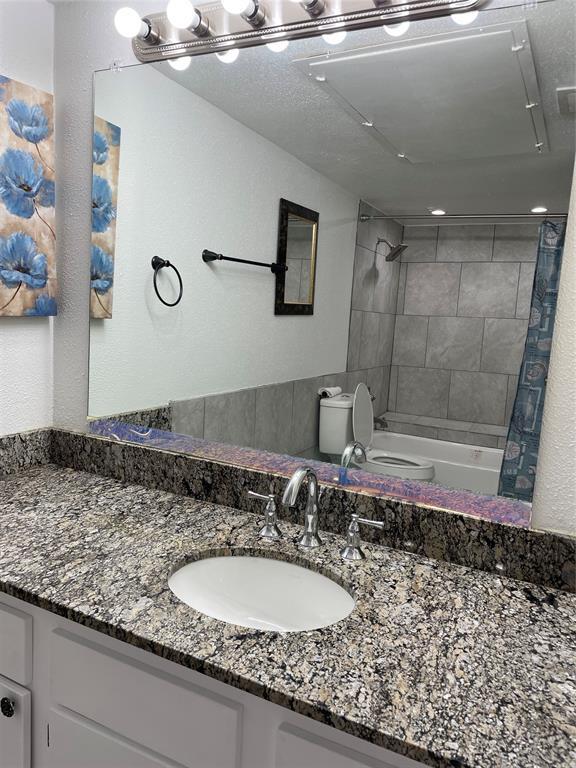 Building Photo - 2814 S Bartell Dr