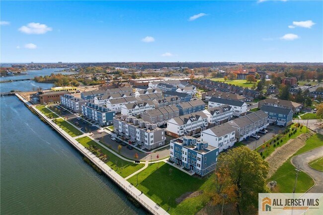 Building Photo - 4 Barton Ave