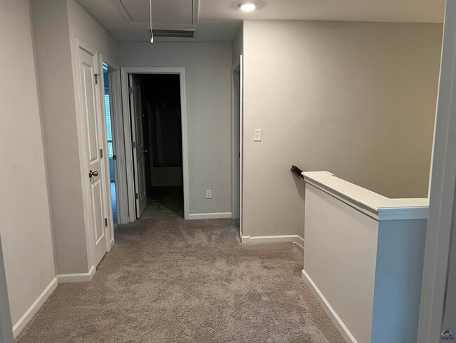 Building Photo - 108 W River Cane Run