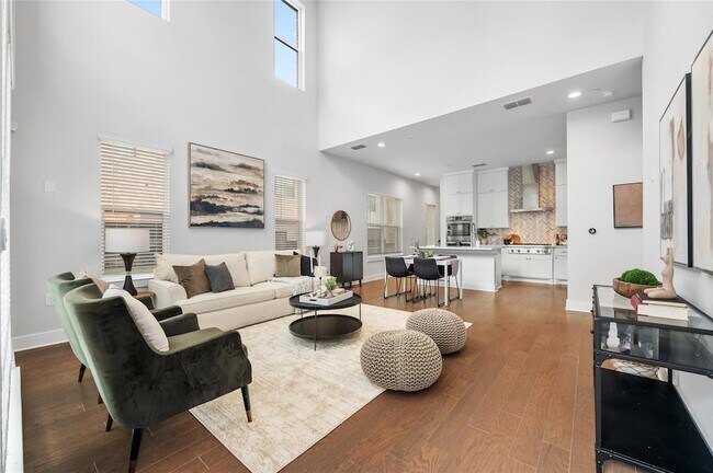 Building Photo - 4410 Grotto Dr