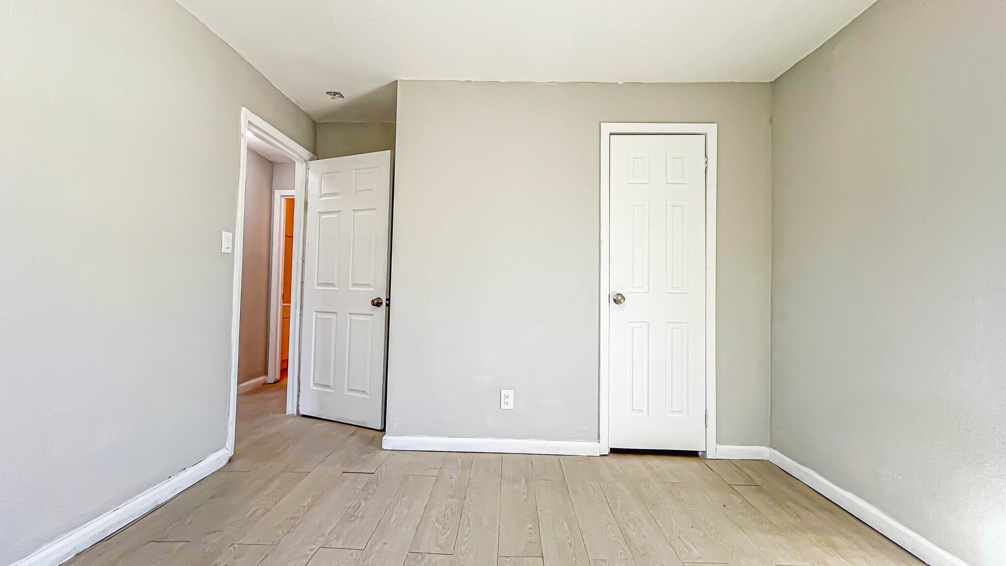 Building Photo - 1379 Sanford Ave