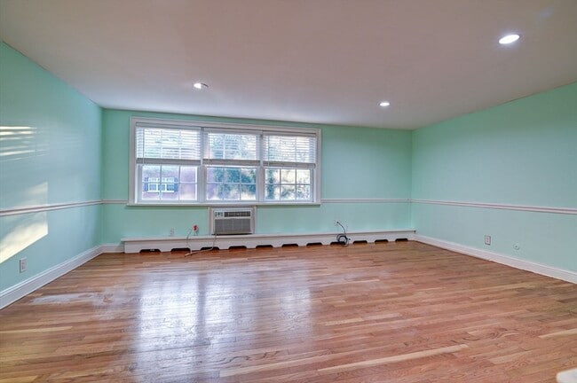 Building Photo - 3 Tara Dr