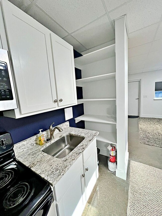 Building Photo - Furnished 1BR Apartment in Industrial Area | Easy I-64 Access | Truck Parking Available