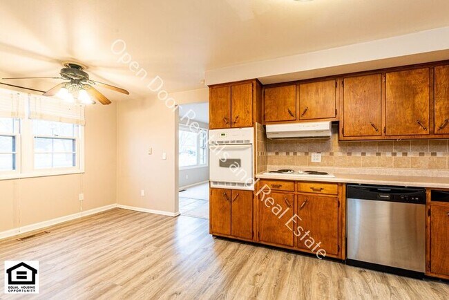 Building Photo - 6305 Salge Dr