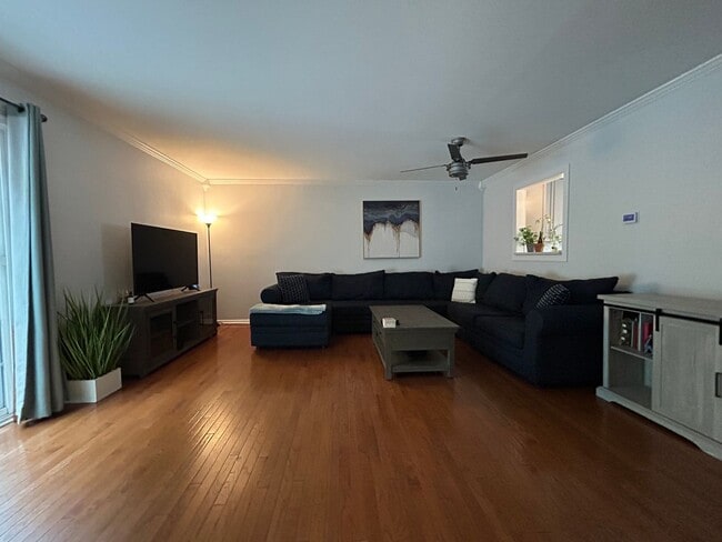Building Photo - 5059 E Woodmill Dr