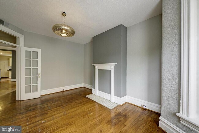 Building Photo - 2827 11th St NW