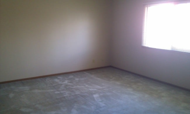 Building Photo - 280 WoodridgeUnit C