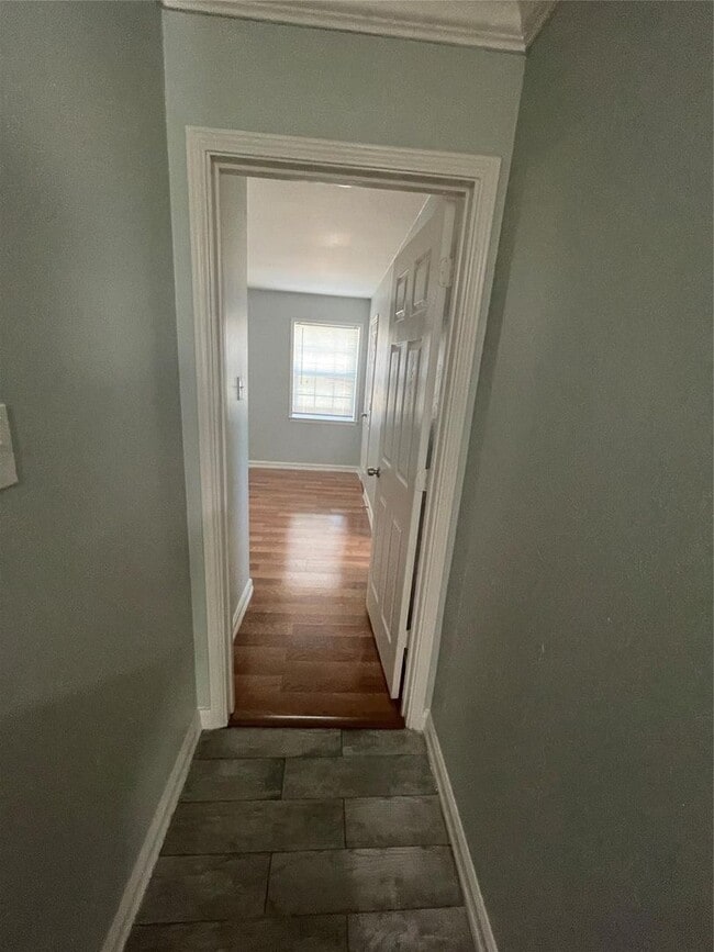 Building Photo - 3 BR/2BA |  Renovated Single Family Home |   2-car garage | Fenced backyard!