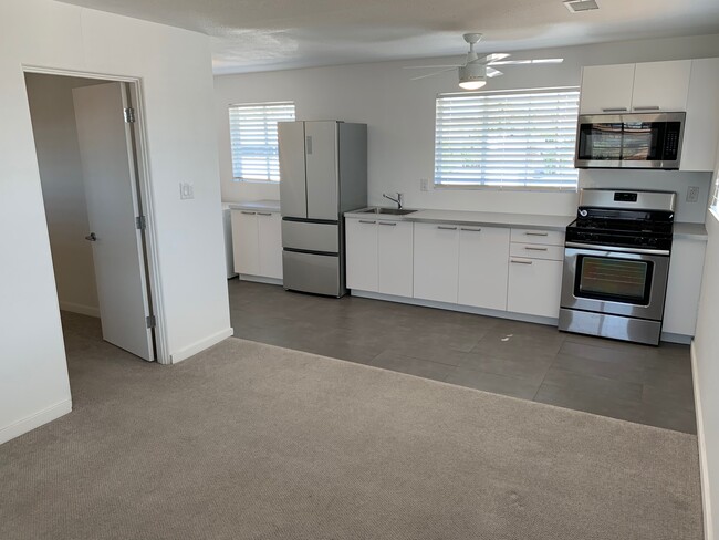 Building Photo - 746 W Turney Ave, Apt 8