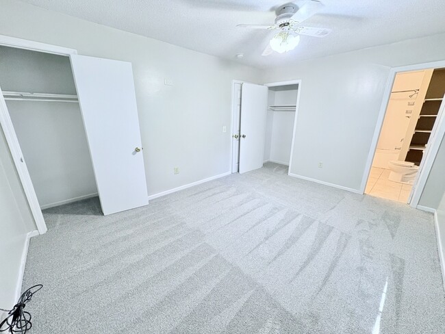 Building Photo - 114 Lynwood Ct