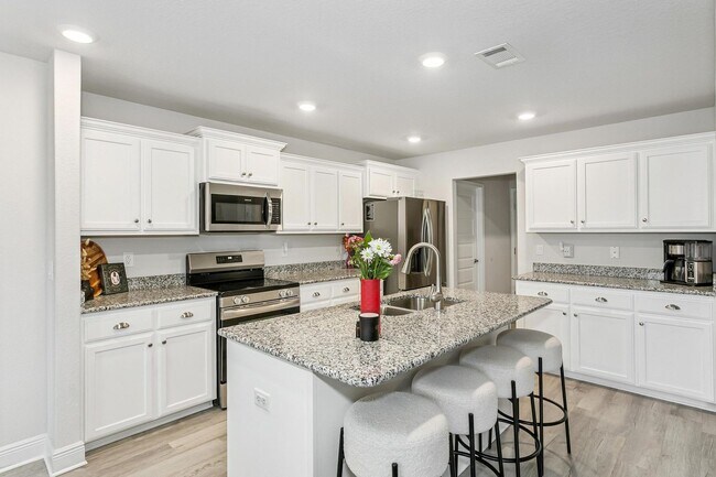 Building Photo - Beautiful Custom Build Home in North Crestview