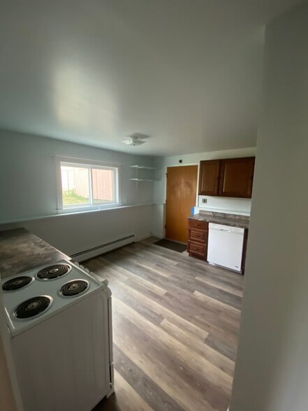 Building Photo - 520 N 11th Ave