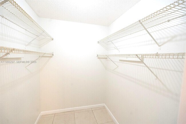 Building Photo - 21009 SW 124th Ave Rd