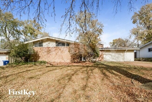 Primary Photo - 2405 Brook Dr