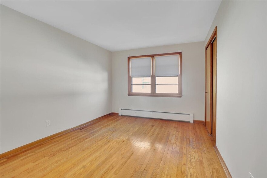 Building Photo - 57 Alanby Dr