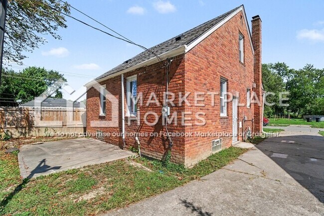 Building Photo - 8111 Warwick St