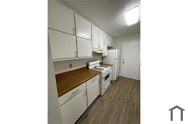 Building Photo - Room in Duplex on Glendale Ct