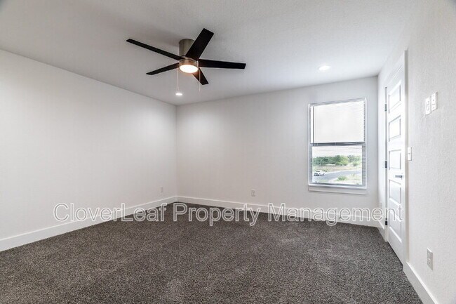 Building Photo - 3362 Northwestern Dr