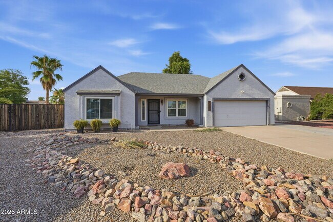 Building Photo - 1735 E Stephens Dr