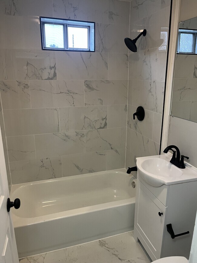 Building Photo - 1665 Prospect St