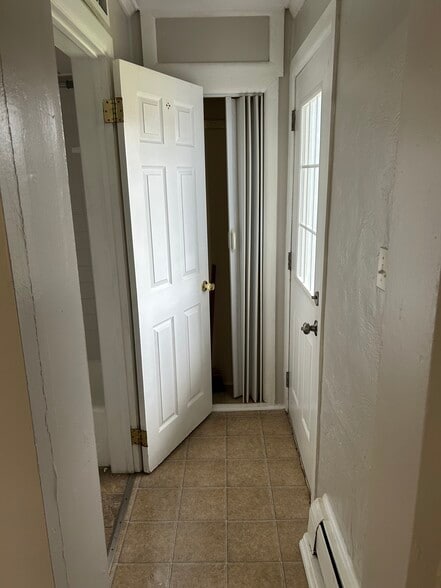 Building Photo - 405 1st St