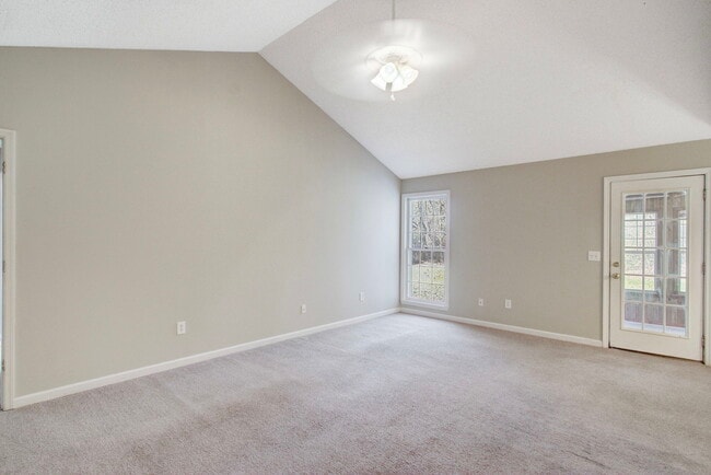 Building Photo - 1860 Piper Dr