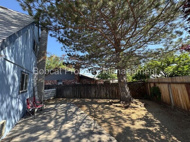 Building Photo - 20 Bodie Dr