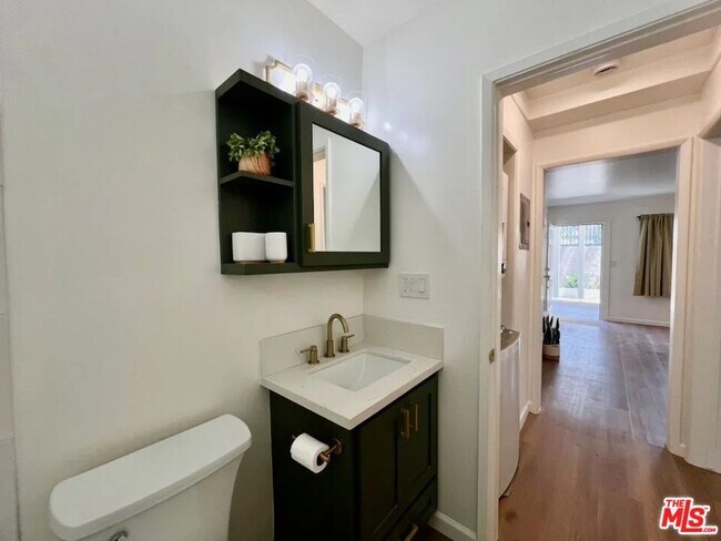 Building Photo - 5819 Carlton Way