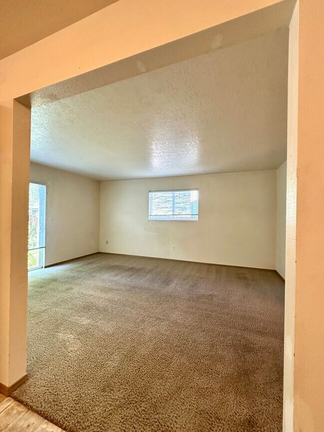 Building Photo - 21028 Damascus Ln