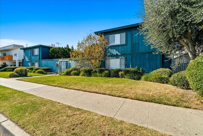 Building Photo - 7733 Laurel Canyon Blvd