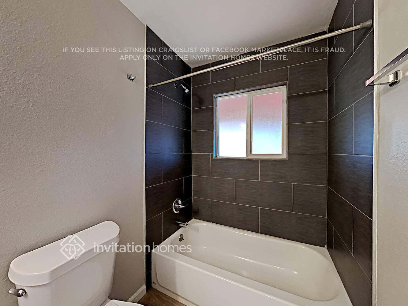 Building Photo - 9764 Columbine Ct