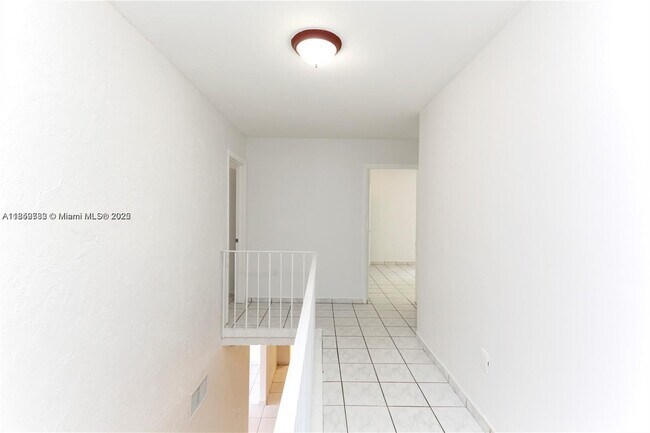 Building Photo - 3019 SW 68th Terrace