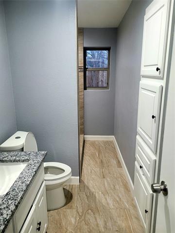 Building Photo - 812 Irwin Dr