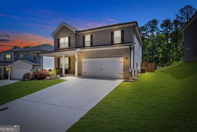 Building Photo - 3450 Sycamore Dr