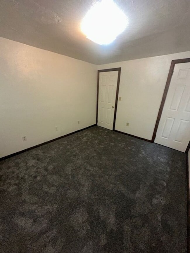 Building Photo - Cute Two Bedroom in Oakland!