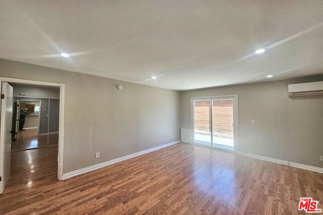 Building Photo - 6946 Jellico Ave