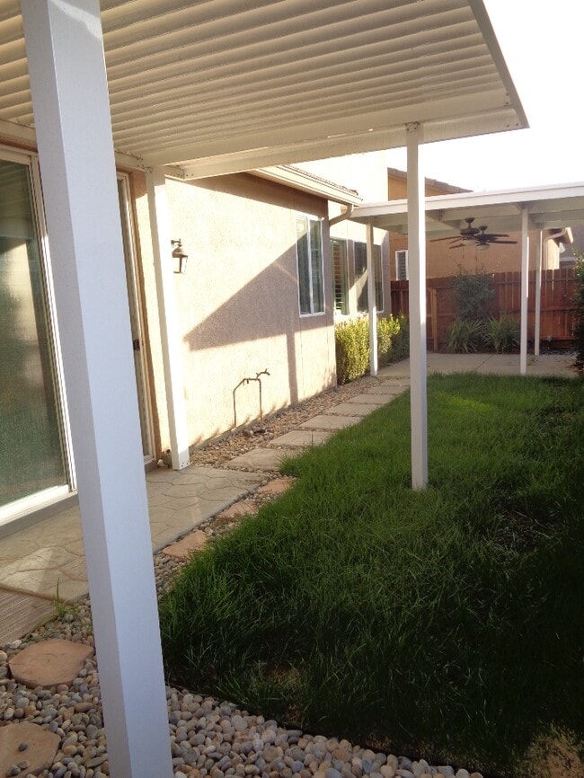 Building Photo - 1737 W Dali Way