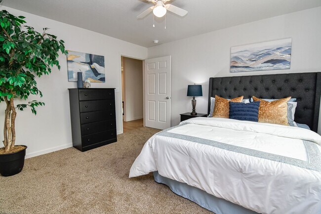 Building Photo - 3 Bedroom, Single-story Townhomes for rent...