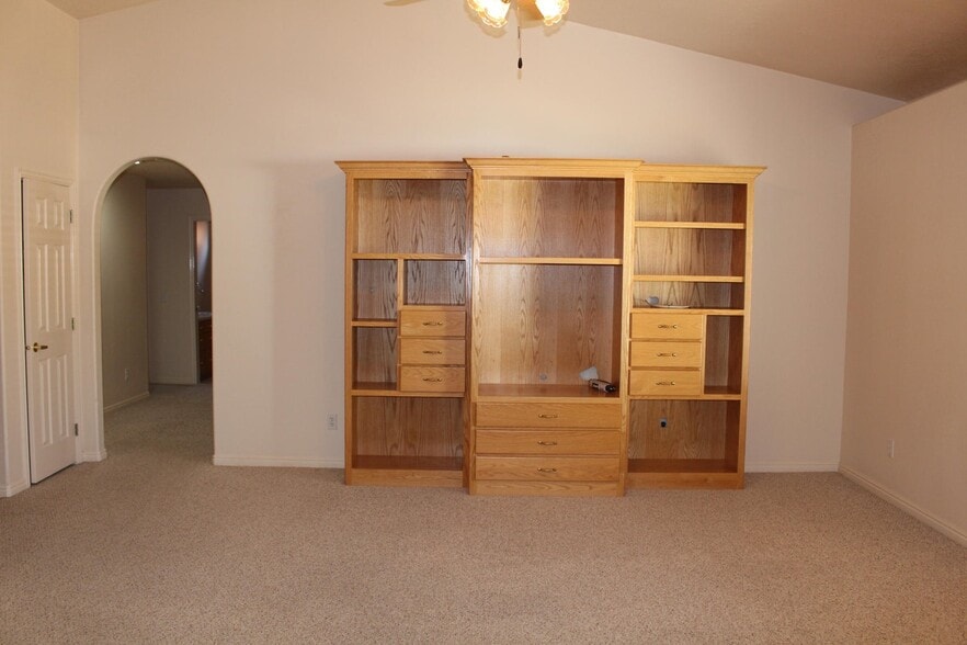 Building Photo - 210 N Mall Dr