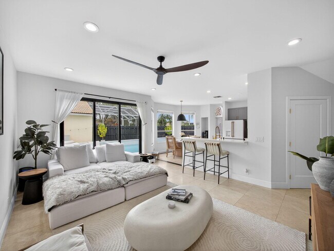 Building Photo - 6017 Newport Village Way