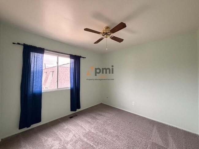 Building Photo - 354 E 60th Dr