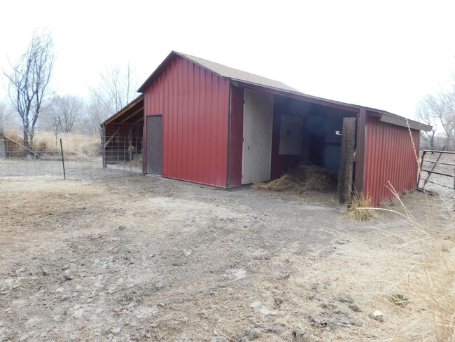 Building Photo - Nice Home on Large Lot