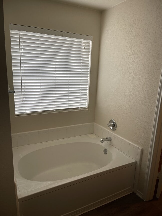 Building Photo - 7530 Drake Canyon