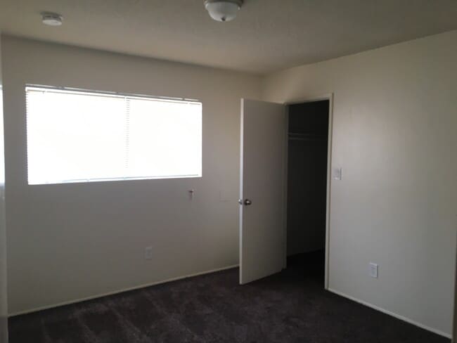 Building Photo - House