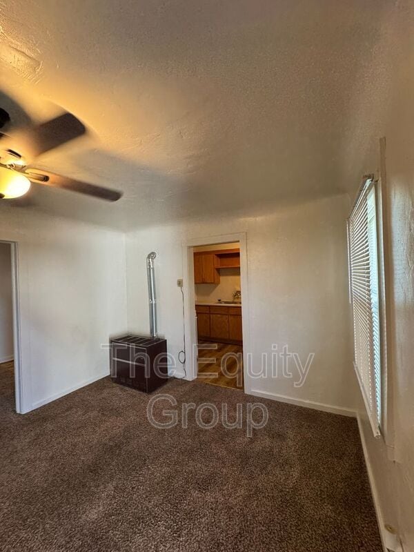 Building Photo - 449 W Maple St