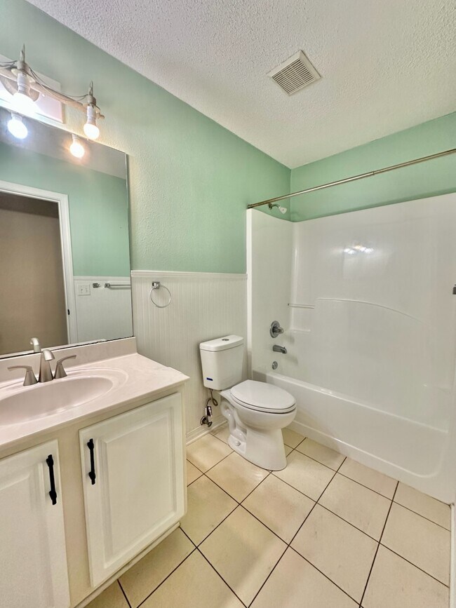 Building Photo - 4025 Lauren Ct