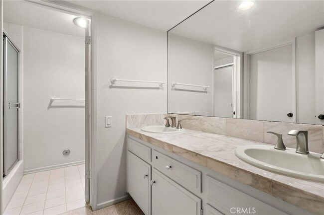 Building Photo - 972 Via Rincon