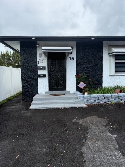 Building Photo - 36 SE 5th St