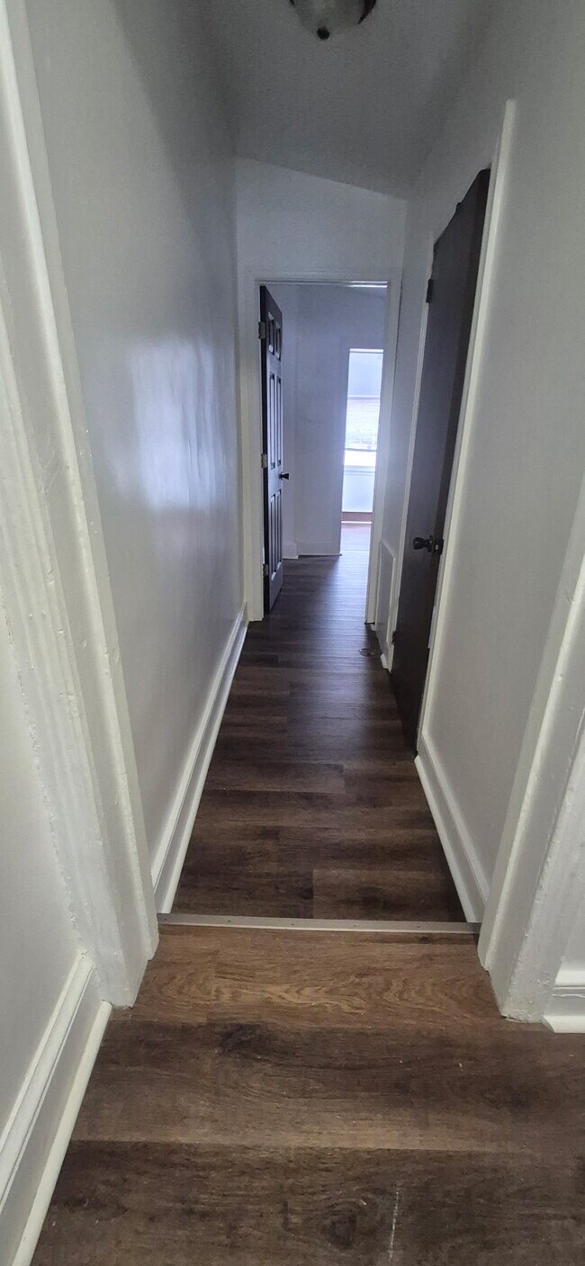 Building Photo - 423 Orange St