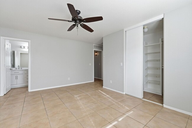 Building Photo - Johnson Ranch 3 Bedroom! Tile Throughout All Appliances!